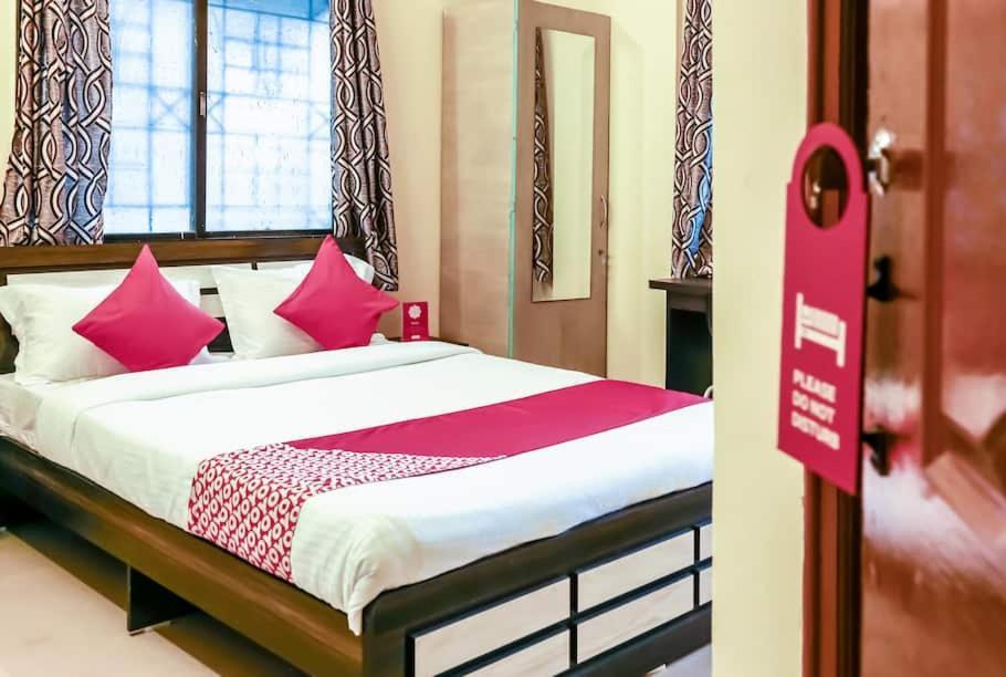 Hotel O Eon Studio Apartments Poona Buitenkant foto